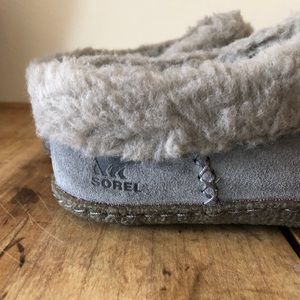 SOREL Nakiska Gray Suede Fur Lined Slip-On Indoor/Outdoor Slipper, New in Box!